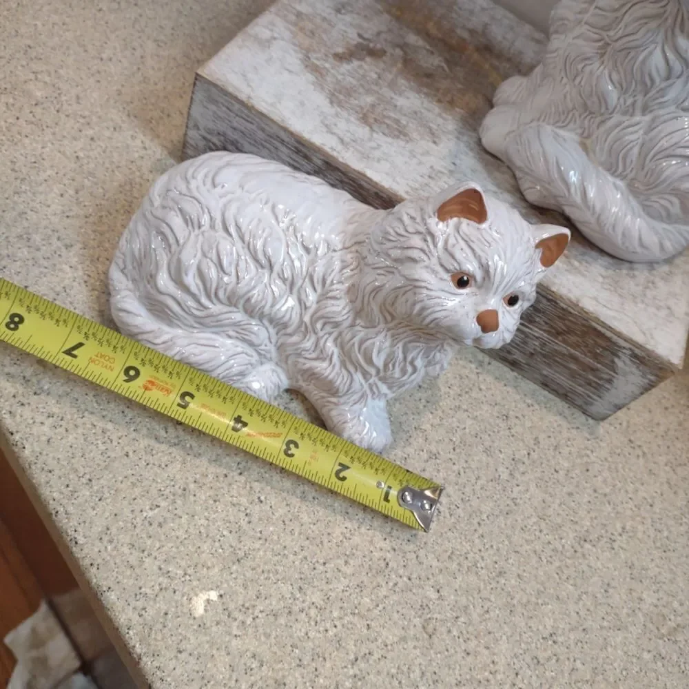 👍 White Persian Cat and Kitten Set of 2 Terracotta Figurines. C1